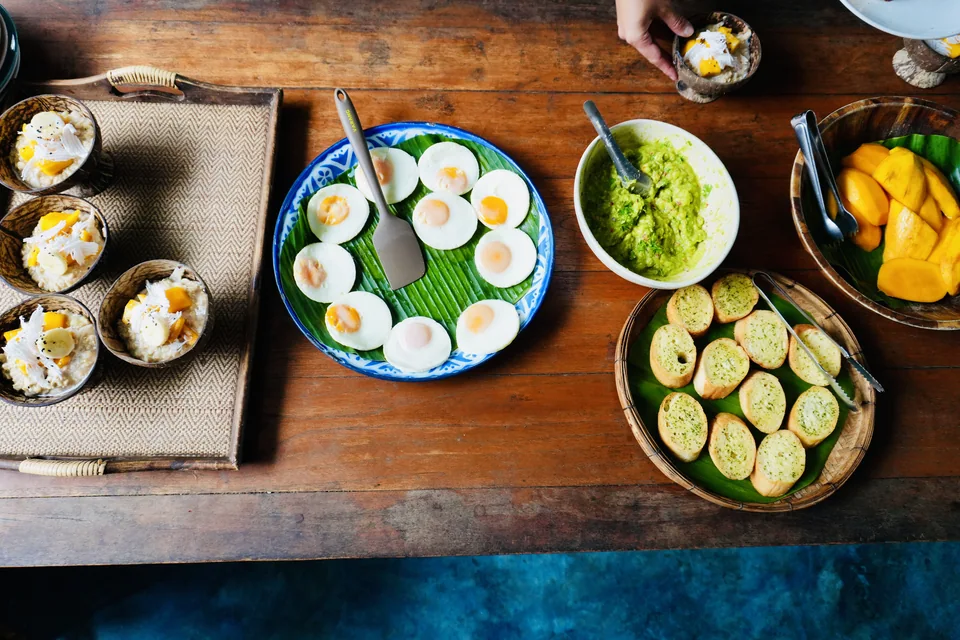 Fresh fruit, eggs and breakfast bowls on the True Nature table